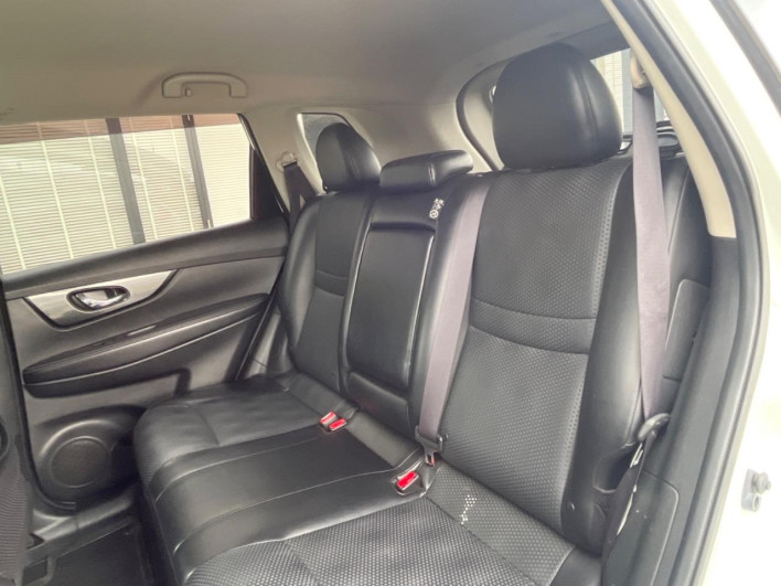 2016 Nissan X-Trail DBA-NT32 (UW-69f1f7c162bb9)[24]