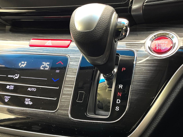 2015 Honda Odyssey DBA-RC1 (UW-69f1f7c632dac)[9]