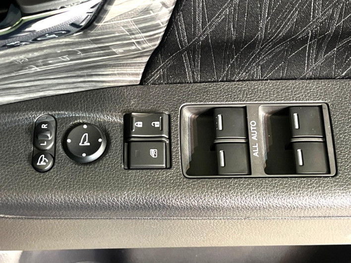 2016 Honda Odyssey DBA-RC2 (UW-69f1f7c6d92bf)[10]