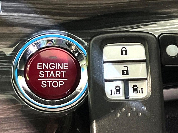 2016 Honda Odyssey DBA-RC2 (UW-69f1f7c6d92bf)[18]