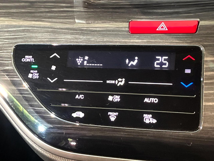 2016 Honda Odyssey DBA-RC2 (UW-69f1f7c6d92bf)[20]