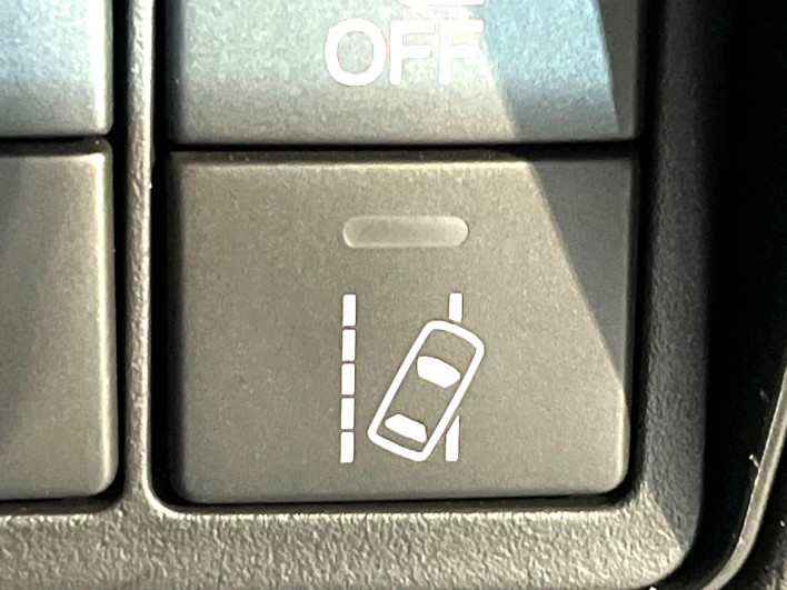 2016 Honda Odyssey DBA-RC2 (UW-69f1f7c6d92bf)[16]