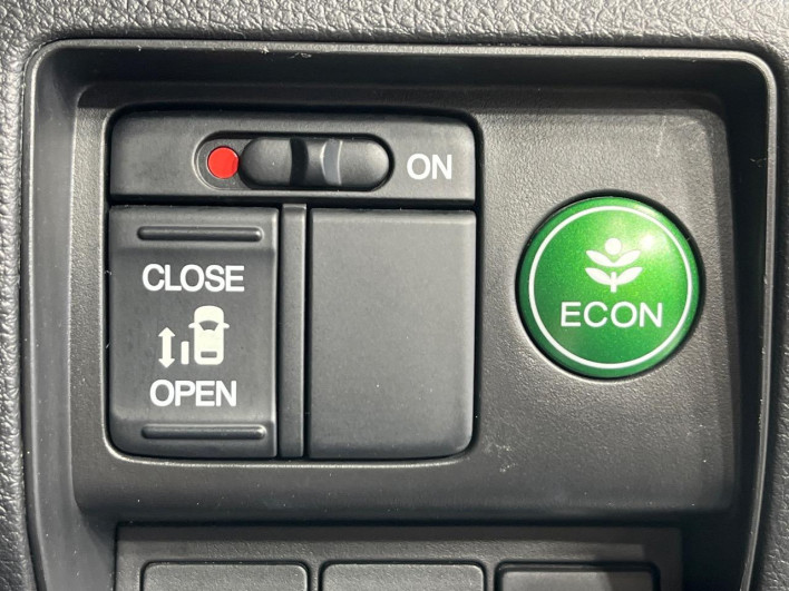 2017 Honda Odyssey DBA-RC2 (UW-69f1f7c7b3dc2)[15]