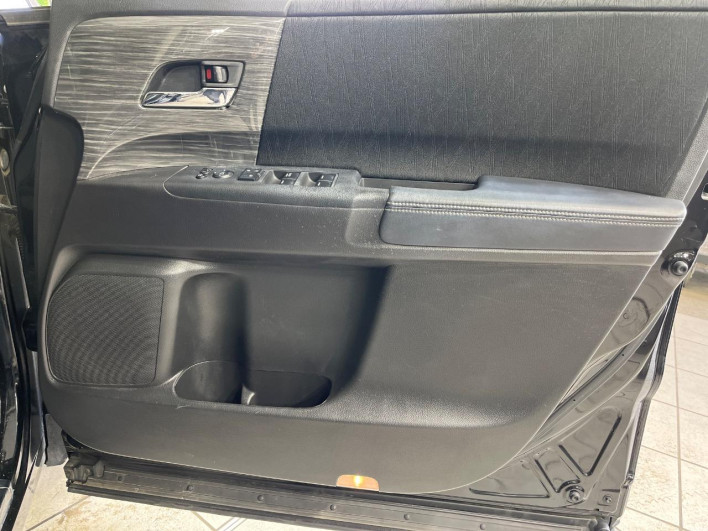 2017 Honda Odyssey DBA-RC2 (UW-69f1f7c7b3dc2)[12]