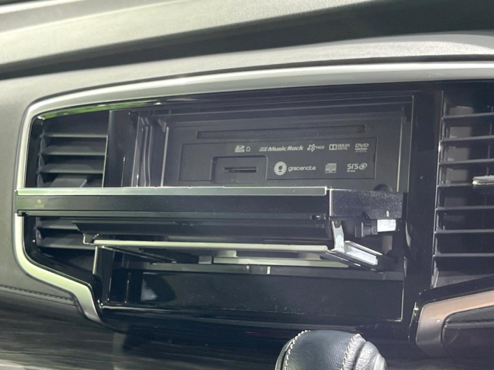 2016 Honda Odyssey Hybrid DAA-RC4 (UW-69f1f7c83104e)[25]