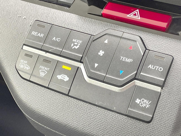 2011 Honda Step Wagon DBA-RK2 (UW-69f1f7c9bce5f)[28]