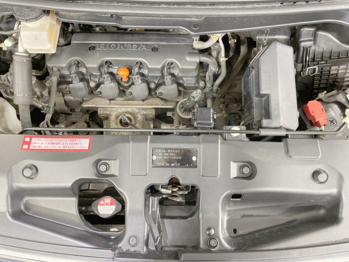 2011 Honda Step Wagon DBA-RK2 (UW-69f1f7c9bce5f)[24]