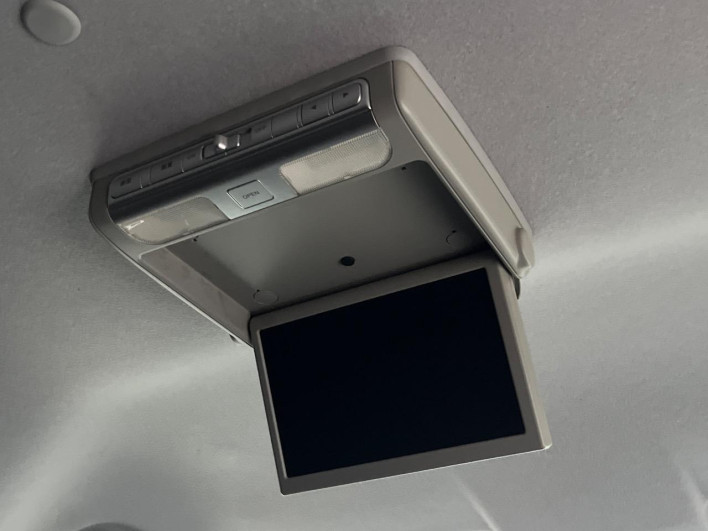 2010 Honda Stepwgn Spada DBA-RK5 (UW-69f1f7ca29752)[28]