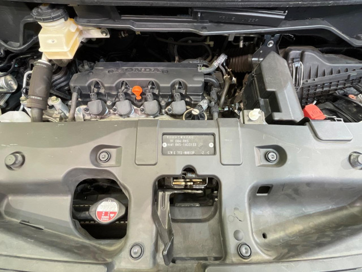 2014 Honda Stepwgn Spada DBA-RK5 (UW-69f1f7ca9a5bf)[4]