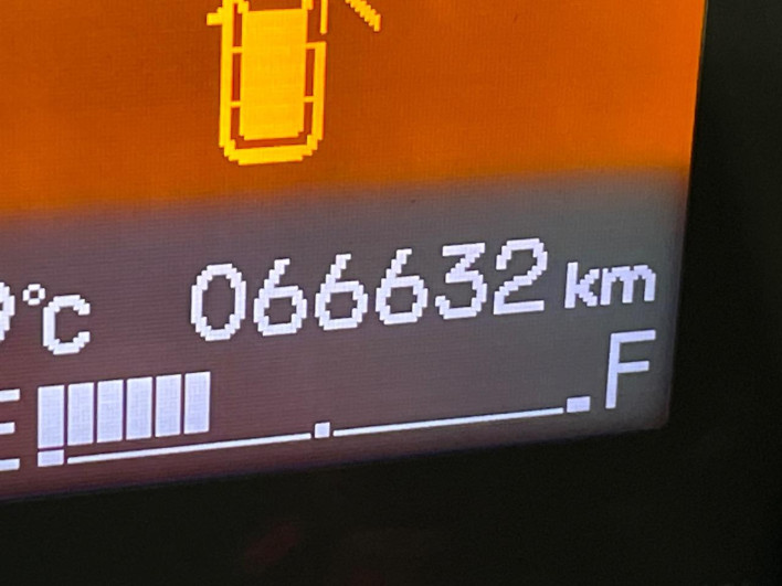 2014 Honda Stepwgn Spada DBA-RK5 (UW-69f1f7ca9a5bf)[2]