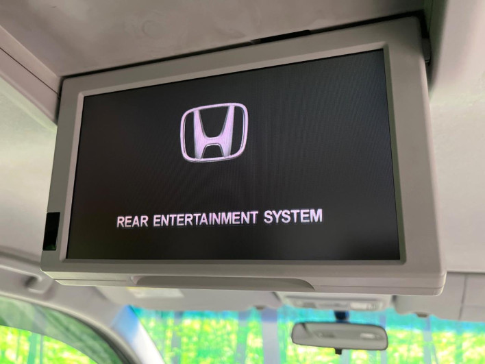 2010 Honda Stepwgn Spada DBA-RK6 (UW-69f1f7cb0bd47)[26]