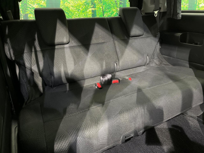 2010 Honda Stepwgn Spada DBA-RK6 (UW-69f1f7cb0bd47)[24]