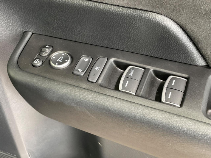 2023 Honda Step Wagon 6AA-RP8 (UW-69f1f7cbe1c97)[21]