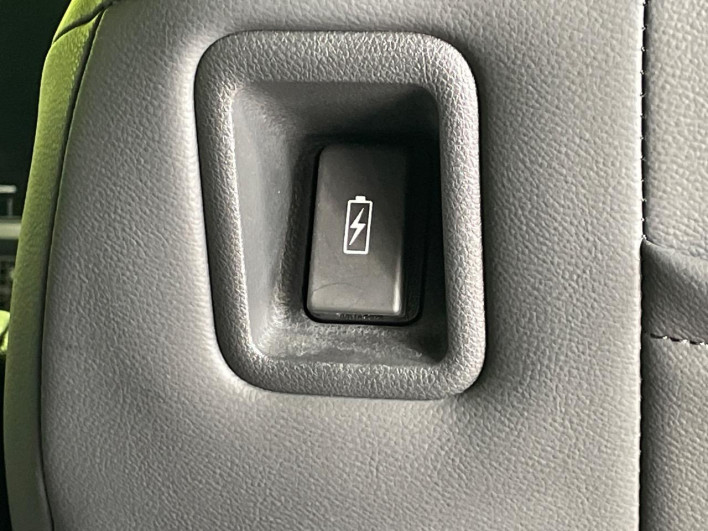 2023 Honda Step Wagon 6AA-RP8 (UW-69f1f7cbe1c97)[28]