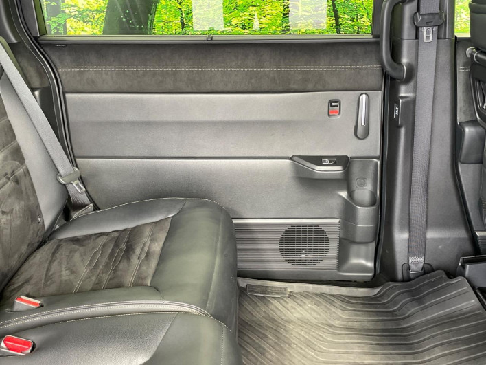 2023 Honda Step Wagon 6AA-RP8 (UW-69f1f7cbe1c97)[25]