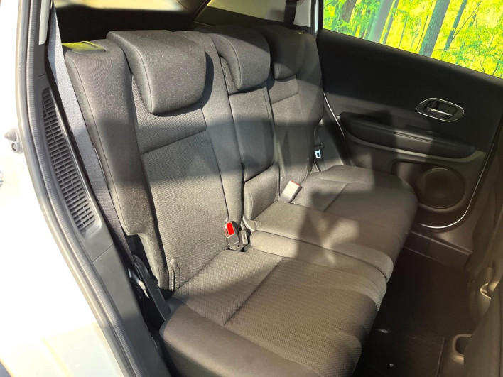 2015 Honda VEZEL DAA-RU3 (UW-69f1f7cc5bb2e)[25]