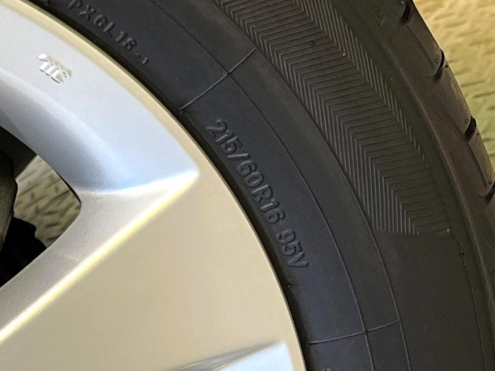 2015 Honda VEZEL DAA-RU3 (UW-69f1f7cc5bb2e)[18]