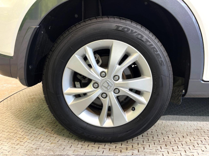 2015 Honda VEZEL DAA-RU3 (UW-69f1f7cc5bb2e)[17]