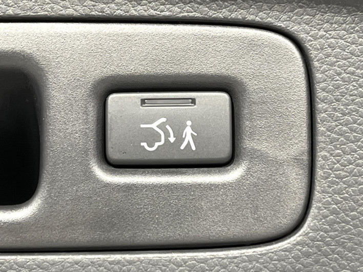 2021 Honda VEZEL 6AA-RV5 (UW-69f1f7ce7688d)[17]