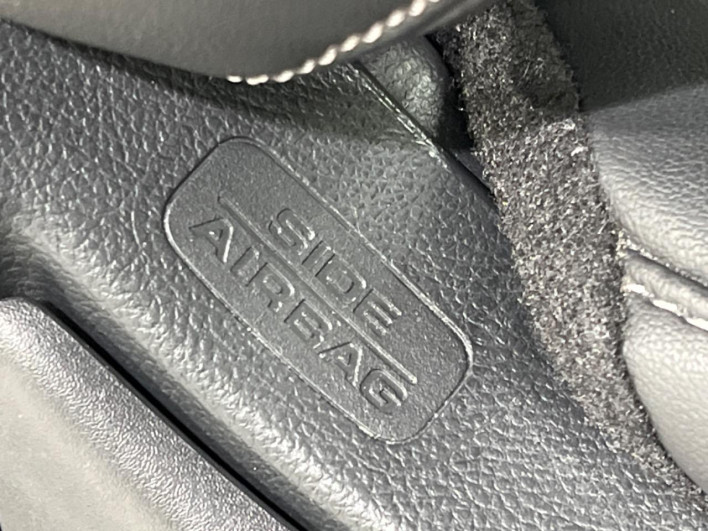 2022 Honda VEZEL 6AA-RV6 (UW-69f1f7d0411a5)[29]