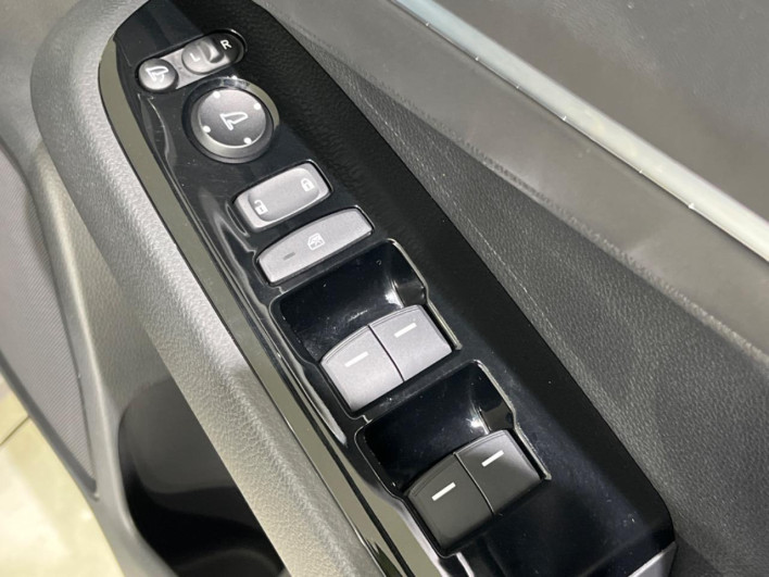 2022 Honda VEZEL 6AA-RV6 (UW-69f1f7d0411a5)[27]