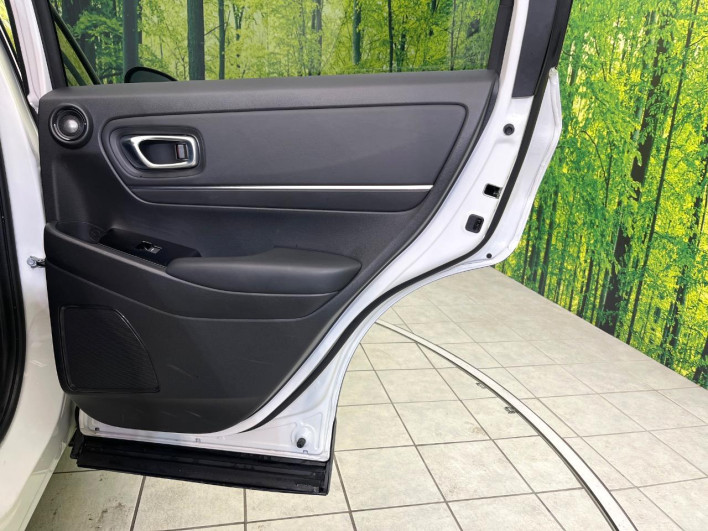 2023 Honda VEZEL 6AA-RV6 (UW-69f1f7d19f475)[29]