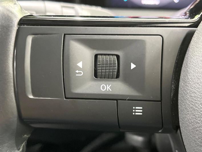 2022 Nissan Note 6AA-SNE13 (UW-69f1f7d882ff0)[27]