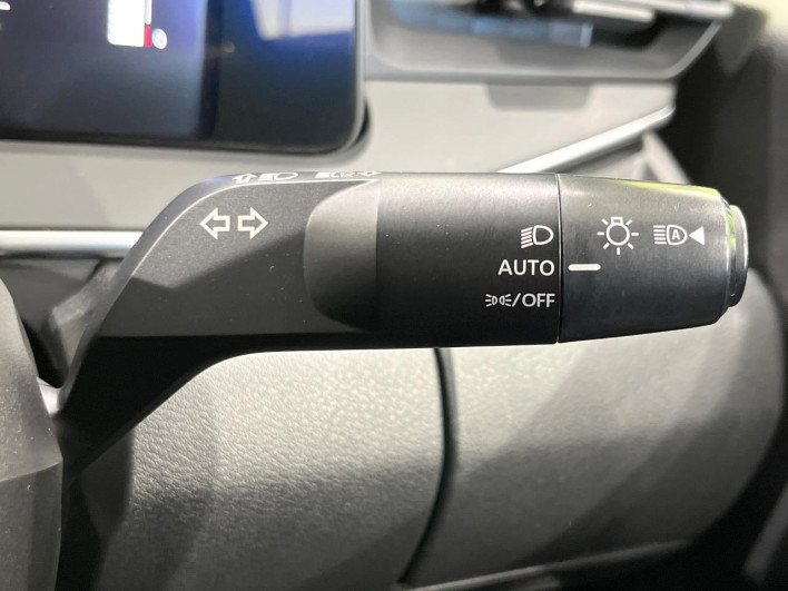 2022 Nissan Note 6AA-SNE13 (UW-69f1f7d882ff0)[28]