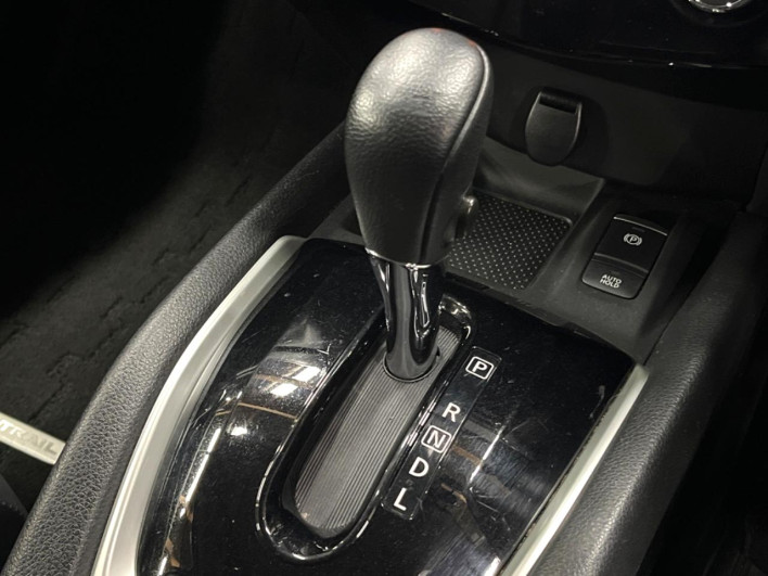 2017 Nissan X-Trail DBA-T32 (UW-69f1f7daf2efa)[10]