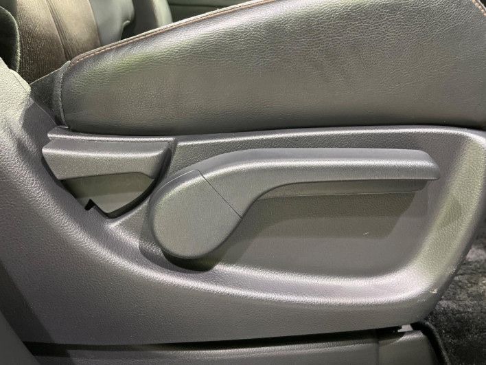 2018 Nissan Elgrand DBA-TNE52 (UW-69f1f7dba8380)[11]