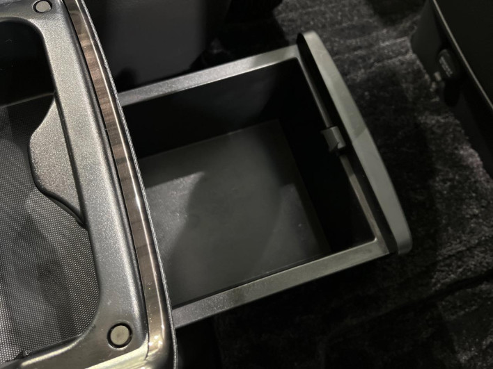 2018 Nissan Elgrand DBA-TNE52 (UW-69f1f7dba8380)[20]