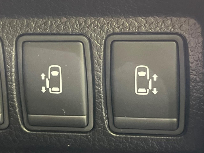 2018 Nissan Elgrand DBA-TNE52 (UW-69f1f7dba8380)[16]