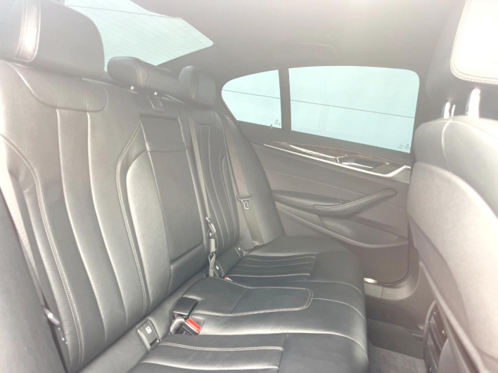 2018 BMW 5 Series DBA-JA20 (UW-69f1f7e54ceb6)[19]
