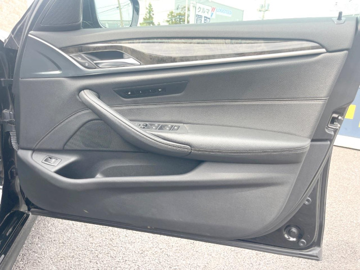 2018 BMW 5 Series DBA-JA20 (UW-69f1f7e54ceb6)[24]