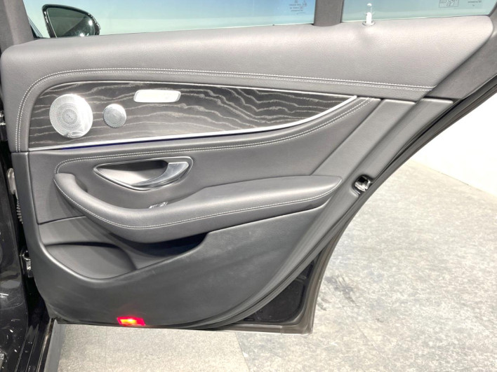 2019 Mercedes Benz E Class 4AA-213077C (UW-69f1f7eae7925)[18]
