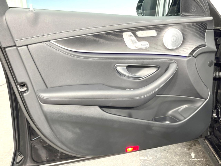 2019 Mercedes Benz E Class 4AA-213077C (UW-69f1f7eae7925)[11]