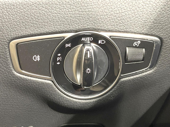 2019 Mercedes Benz E Class 4AA-213077C (UW-69f1f7eae7925)[27]