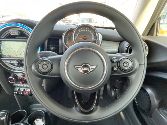 2019 Rover Mini DBA-XR15M (UW-69f1f7ec6031f)[24]