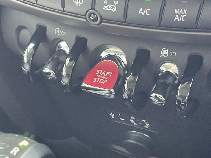 2018 Rover Mini LDA-YT20 (UW-69f1f7ed0b62e)[13]