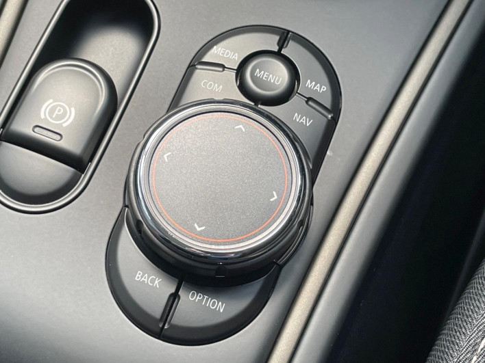 2018 Rover Mini LDA-YT20 (UW-69f1f7ed0b62e)[16]