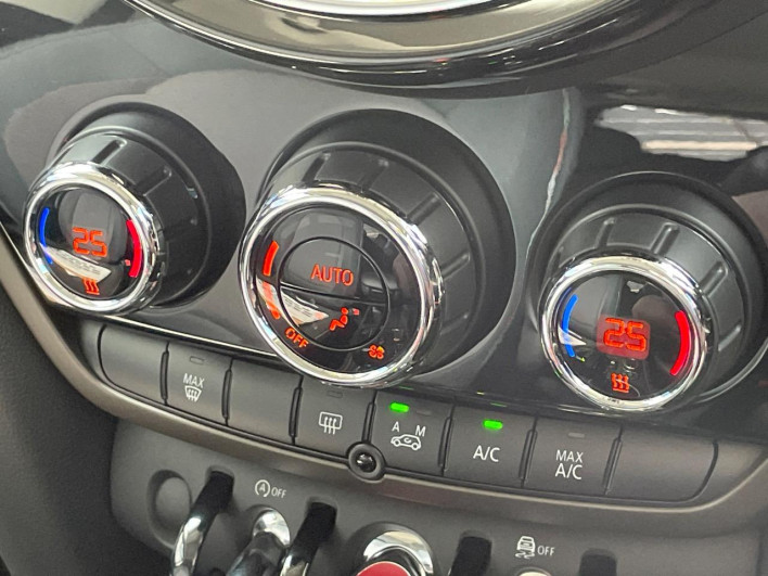 2018 Rover Mini LDA-YT20 (UW-69f1f7ed0b62e)[17]