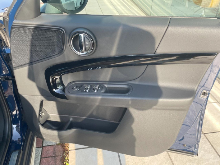 2018 Rover Mini LDA-YT20 (UW-69f1f7ed0b62e)[26]