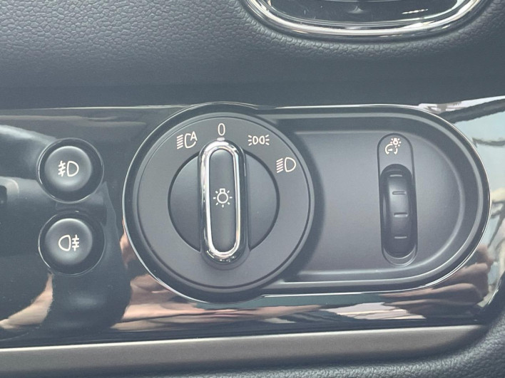 2018 Rover Mini LDA-YT20 (UW-69f1f7ed0b62e)[9]