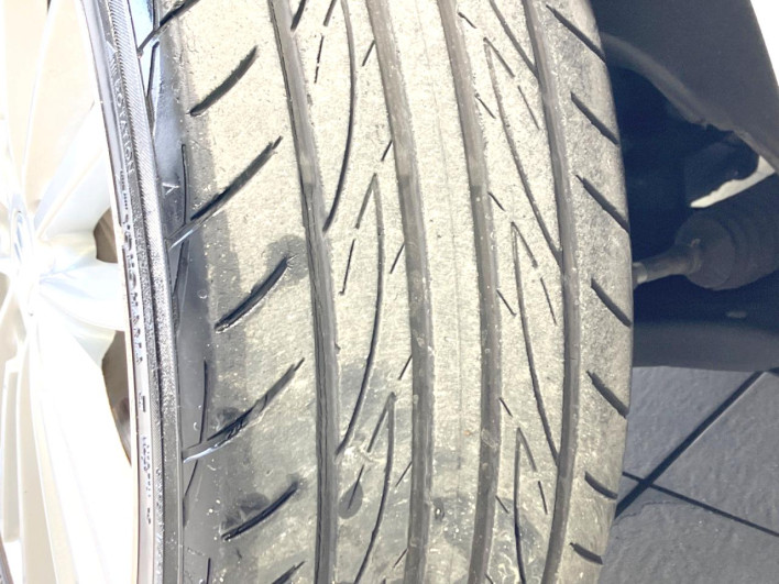 2012 Suzuki Swift Sport CBA-ZC32S (UW-69f1f7ef41762)[10]