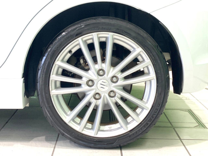 2012 Suzuki Swift Sport CBA-ZC32S (UW-69f1f7ef41762)[11]