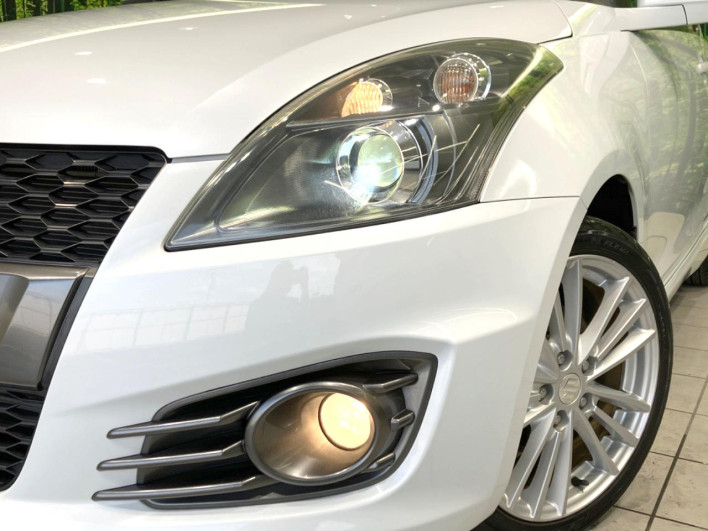 2012 Suzuki Swift Sport CBA-ZC32S (UW-69f1f7ef41762)[8]