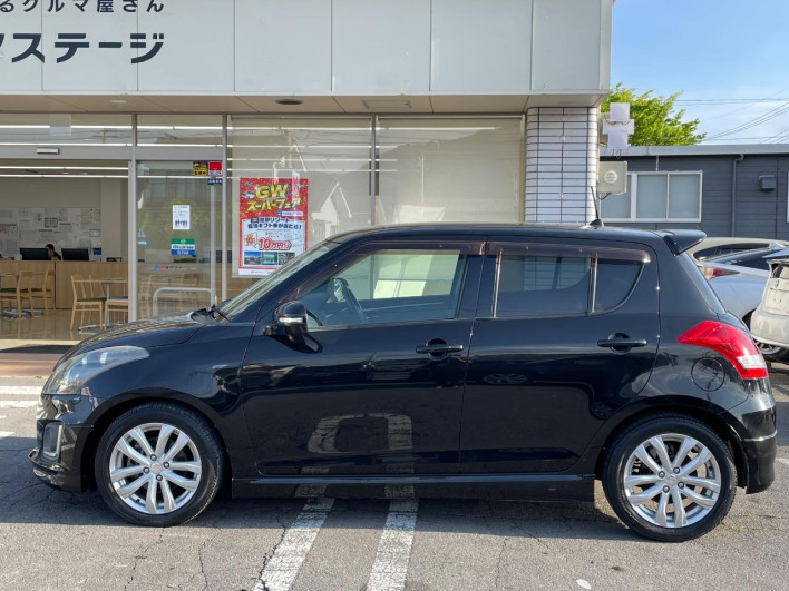 2015 Suzuki Swift DBA-ZC72S (UW-69f1f7ef55380)[18]