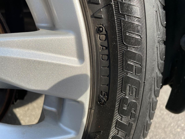 2015 Suzuki Swift DBA-ZC72S (UW-69f1f7ef55380)[7]