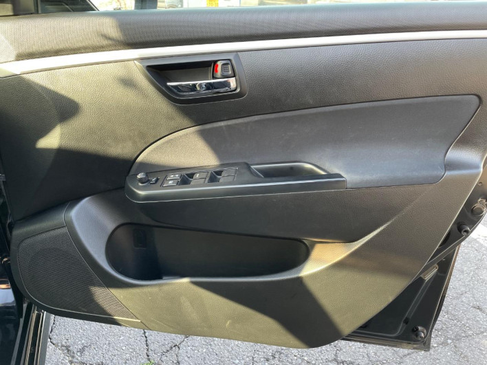 2015 Suzuki Swift DBA-ZC72S (UW-69f1f7ef55380)[29]