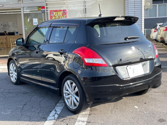 2015 Suzuki Swift DBA-ZC72S (UW-69f1f7ef55380)[17]